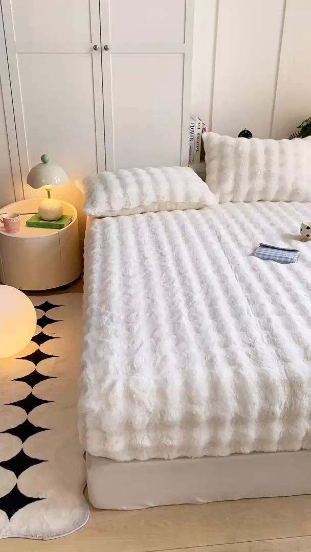 91家纺网 家纺一手货源 找家纺 耐思家纺 2025新款泡泡牛奶绒纯色单品床笠床笠单件 泡泡 优雅白