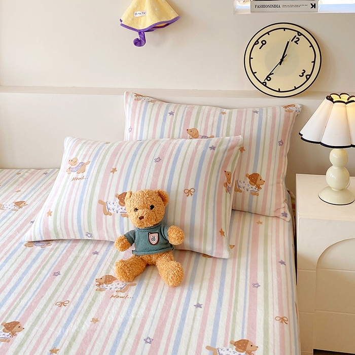 91家纺网 家纺一手货源 找家纺 艾橙家纺 2025秋冬新款高克重牛奶绒印花床单单品床单床单单件 悦动萌宠