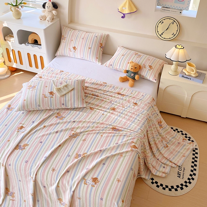 91家纺网 家纺一手货源 找家纺 艾橙家纺 2025秋冬新款高克重牛奶绒印花床单单品床单床单单件 悦动萌宠