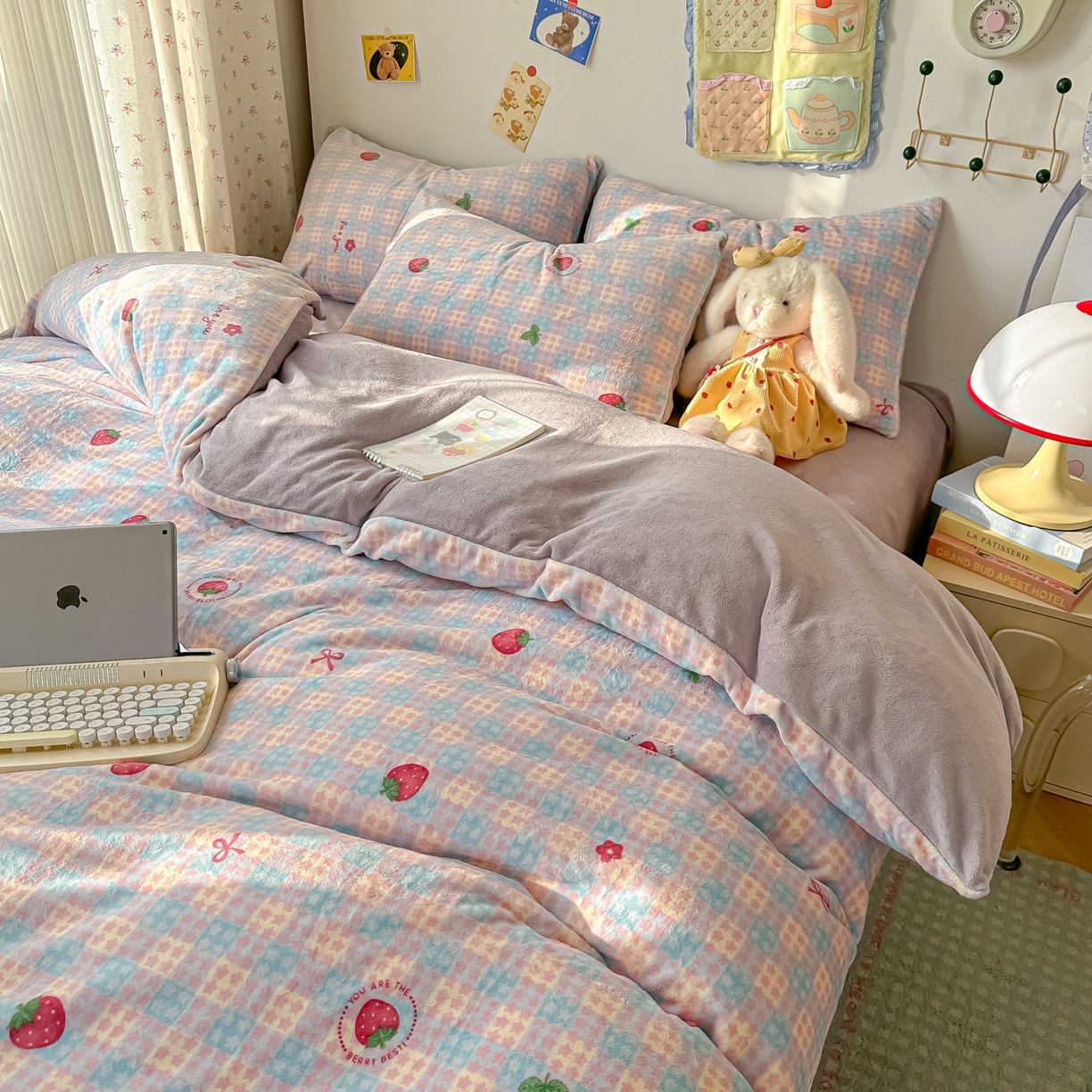 91家纺网 家纺一手货源 找家纺 （总）韩巢家纺 2025新款高克重牛奶绒四件套冬季绒床品被套床单三件套