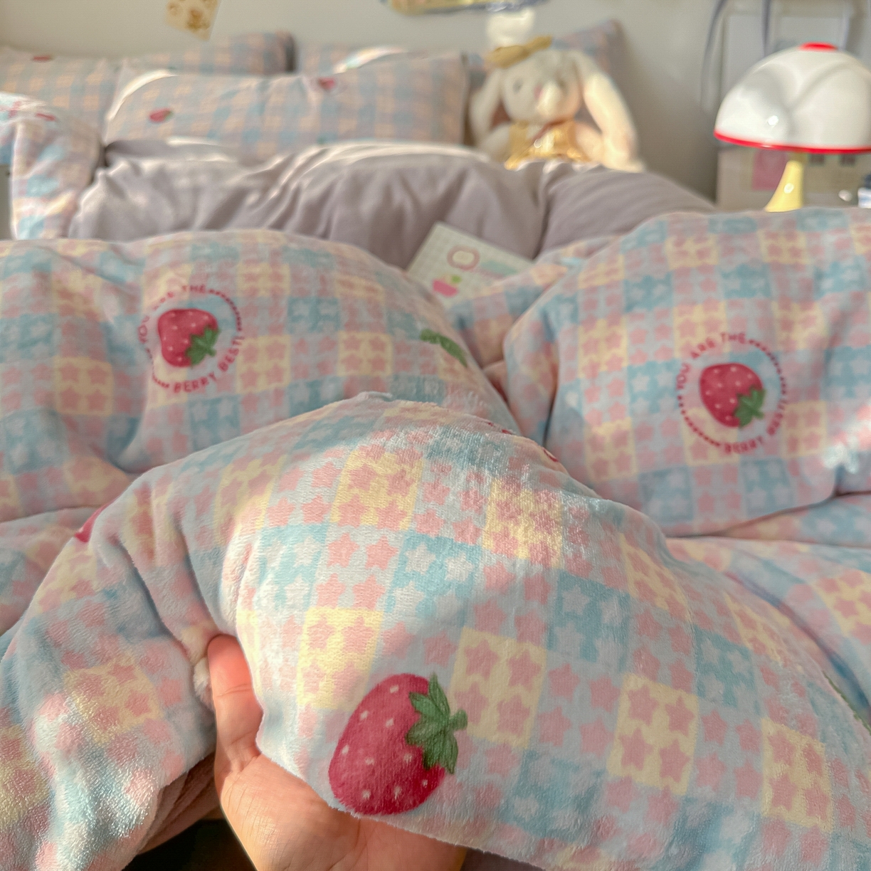 91家纺网 家纺一手货源 找家纺 （总）韩巢家纺 2025新款高克重牛奶绒四件套冬季绒床品被套床单三件套