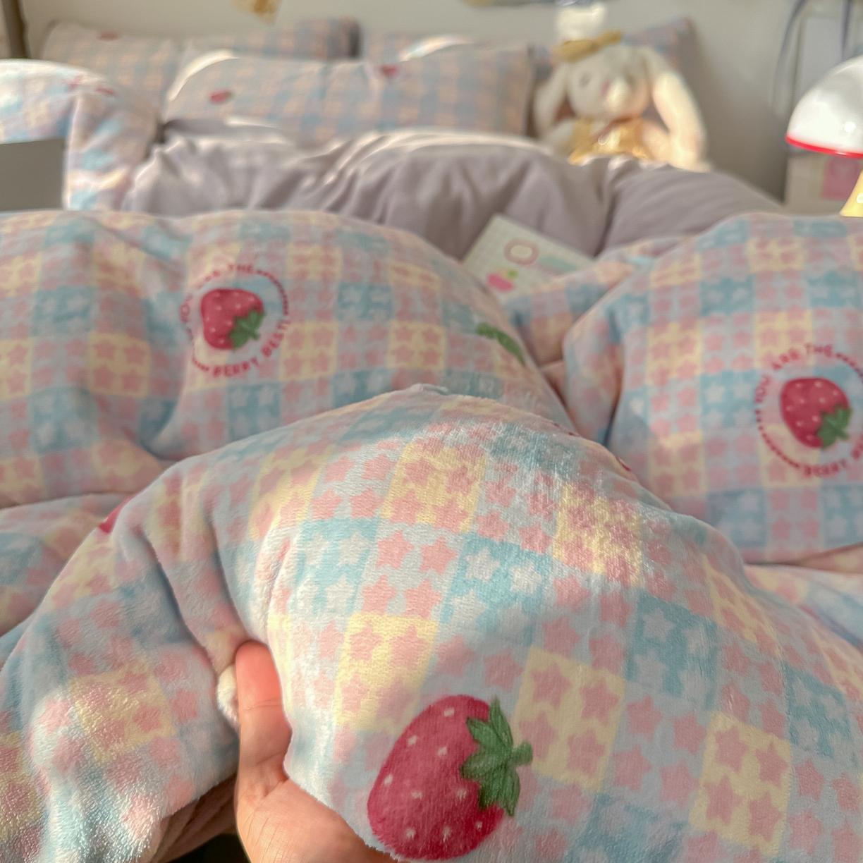 91家纺网 家纺一手货源 找家纺 （总）韩巢家纺 2025新款高克重牛奶绒四件套冬季绒床品被套床单三件套