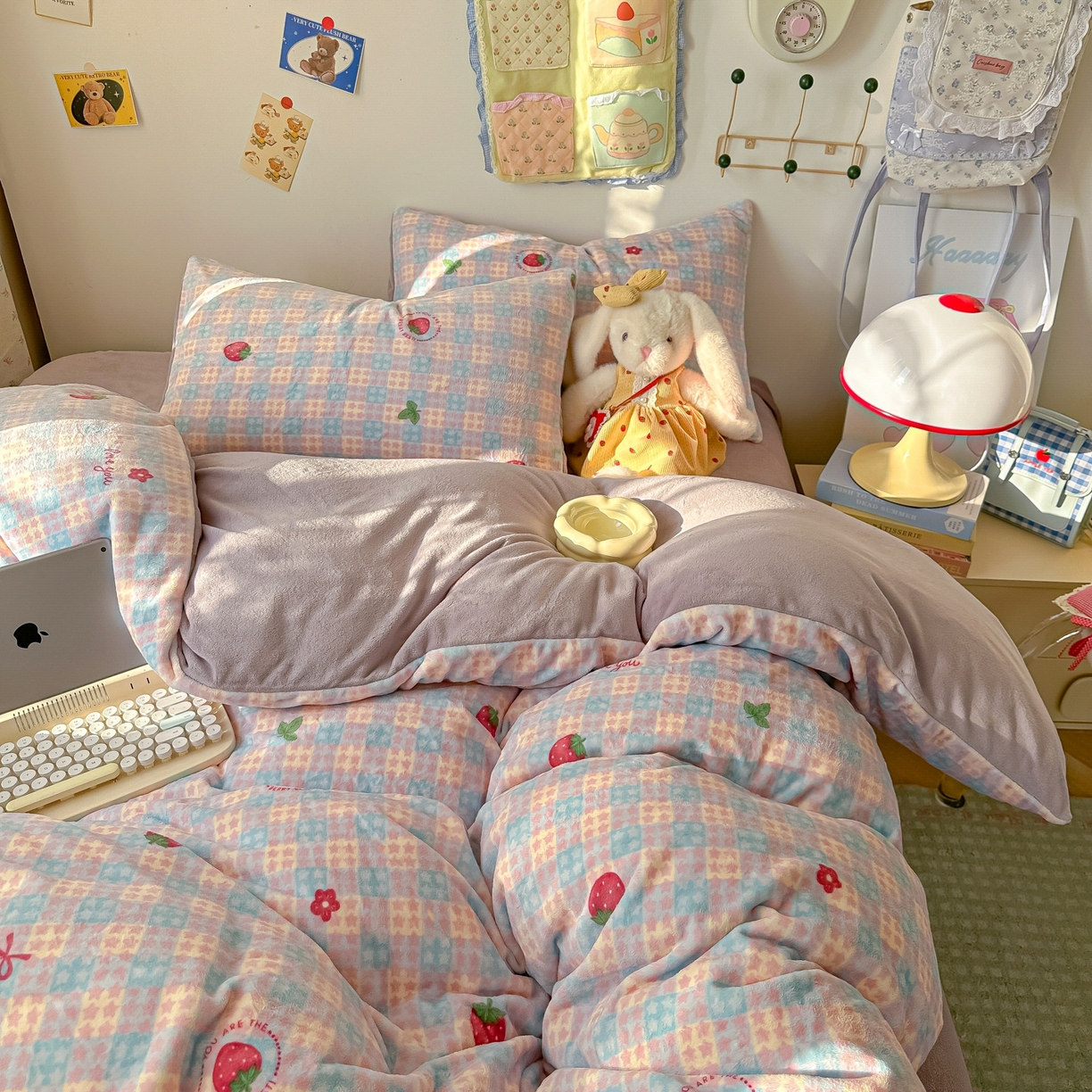 91家纺网 家纺一手货源 找家纺 （总）韩巢家纺 2025新款高克重牛奶绒四件套冬季绒床品被套床单三件套