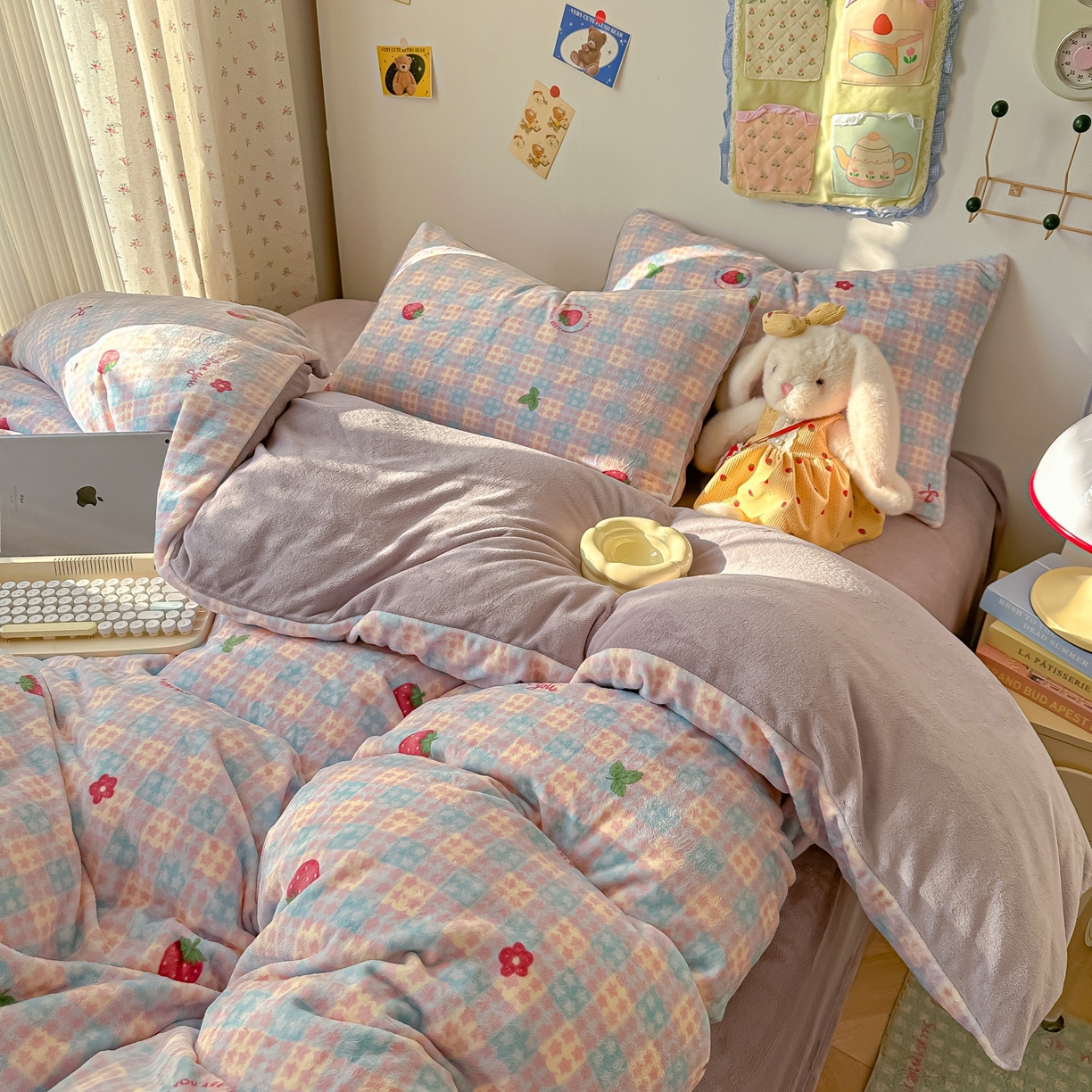 91家纺网 家纺一手货源 找家纺 （总）韩巢家纺 2025新款高克重牛奶绒四件套冬季绒床品被套床单三件套