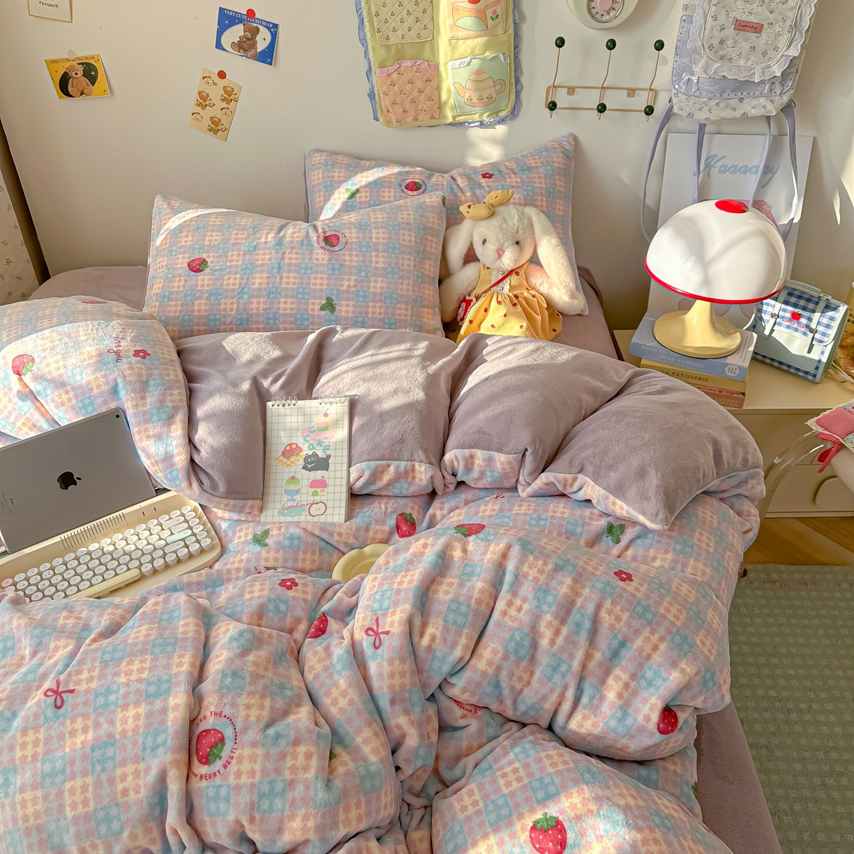 91家纺网 家纺一手货源 找家纺 （总）韩巢家纺 2025新款高克重牛奶绒四件套冬季绒床品被套床单三件套