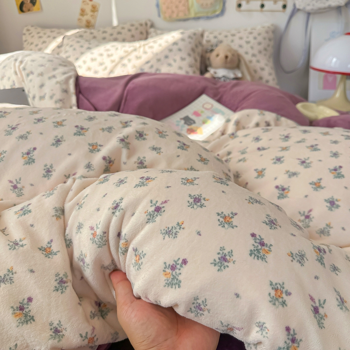 91家纺网 家纺一手货源 找家纺 韩巢家纺 2025新款高克重牛奶绒四件套冬季绒床品被套床单三件套 繁花似梦