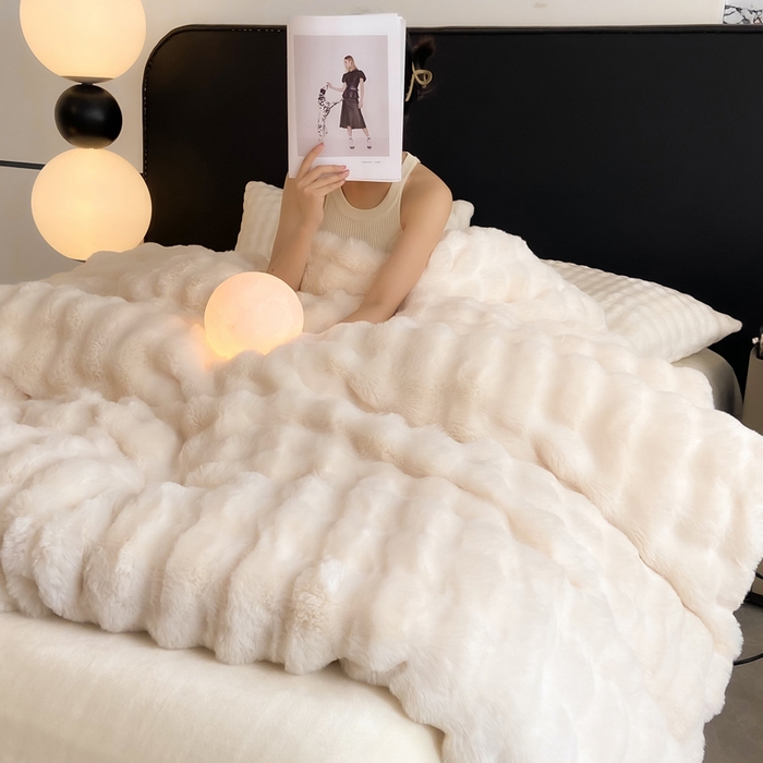 91家纺网 家纺一手货源 找家纺 耐思家纺 2025新款泡泡牛奶绒纯色单品被套被套单件 泡泡 优雅白