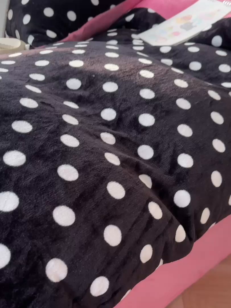 91家纺网 家纺一手货源 找家纺 韩巢家纺 2025新款高克重牛奶绒四件套冬季绒床品被套床单三件套 黑珍珠