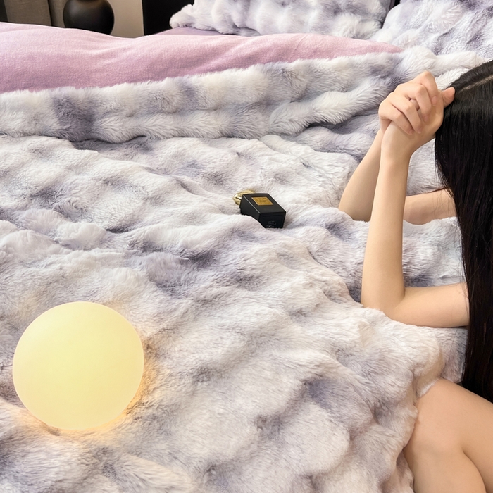 91家纺网 家纺一手货源 找家纺 耐思家纺 2025新款泡泡牛奶绒纯色单品被套被套单件 炫彩 雾灰紫