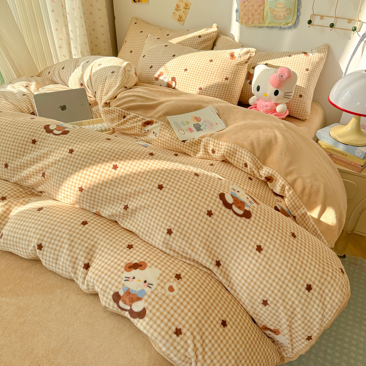 91家纺网 家纺一手货源 找家纺 韩巢家纺 2025新款高克重牛奶绒四件套冬季绒床品被套床单三件套 可可猫星