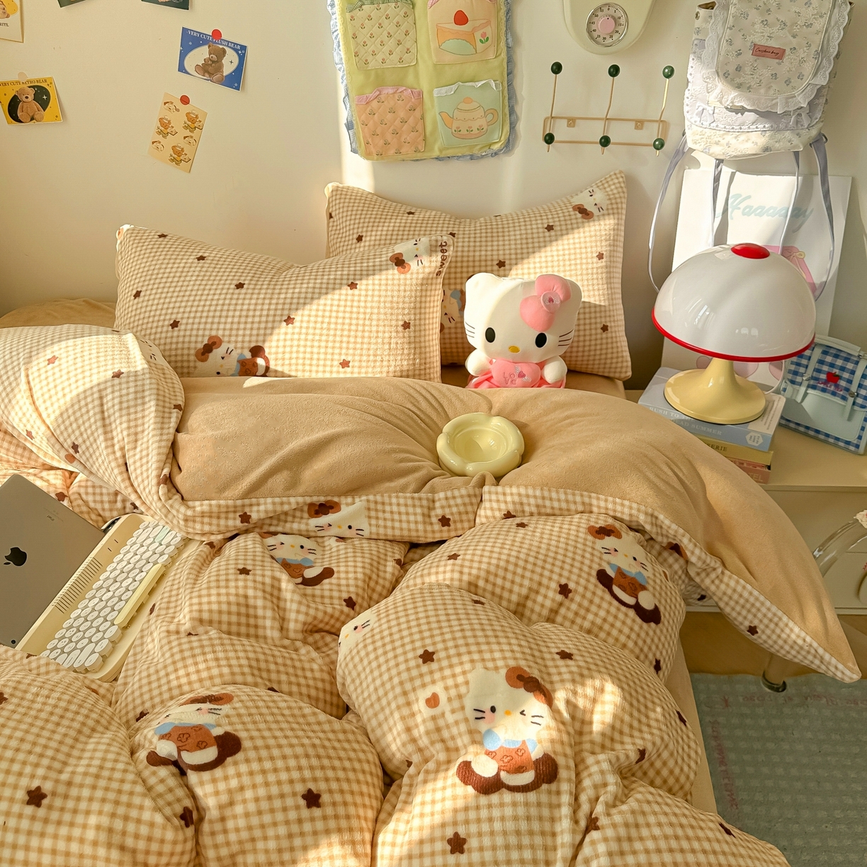 91家纺网 家纺一手货源 找家纺 韩巢家纺 2025新款高克重牛奶绒四件套冬季绒床品被套床单三件套 可可猫星