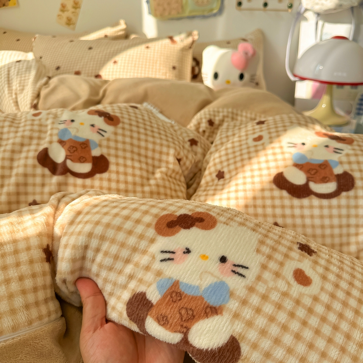 91家纺网 家纺一手货源 找家纺 韩巢家纺 2025新款高克重牛奶绒四件套冬季绒床品被套床单三件套 可可猫星