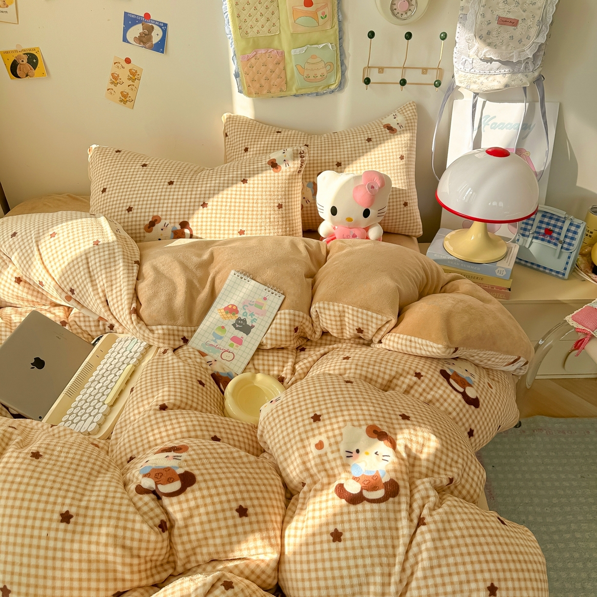 91家纺网 家纺一手货源 找家纺 韩巢家纺 2025新款高克重牛奶绒四件套冬季绒床品被套床单三件套 可可猫星