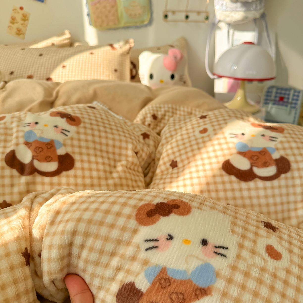 91家纺网 家纺一手货源 找家纺 韩巢家纺 2025新款高克重牛奶绒四件套冬季绒床品被套床单三件套 可可猫星