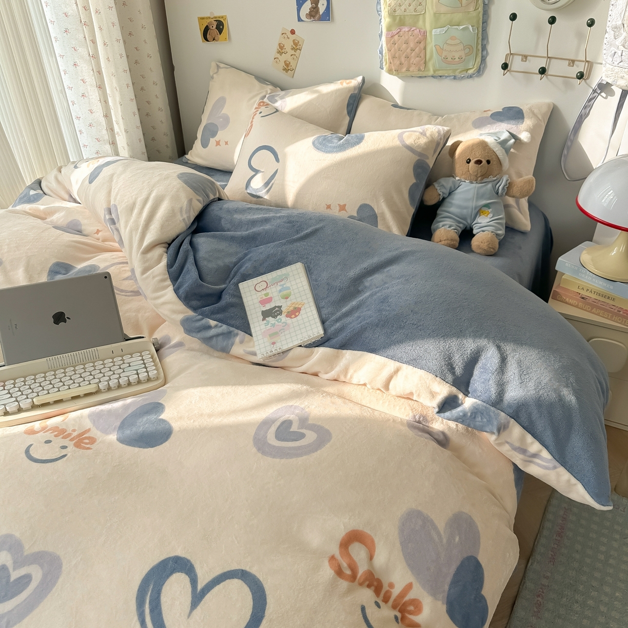 91家纺网 家纺一手货源 找家纺 韩巢家纺 2025新款高克重牛奶绒四件套冬季绒床品被套床单三件套 蜡笔心