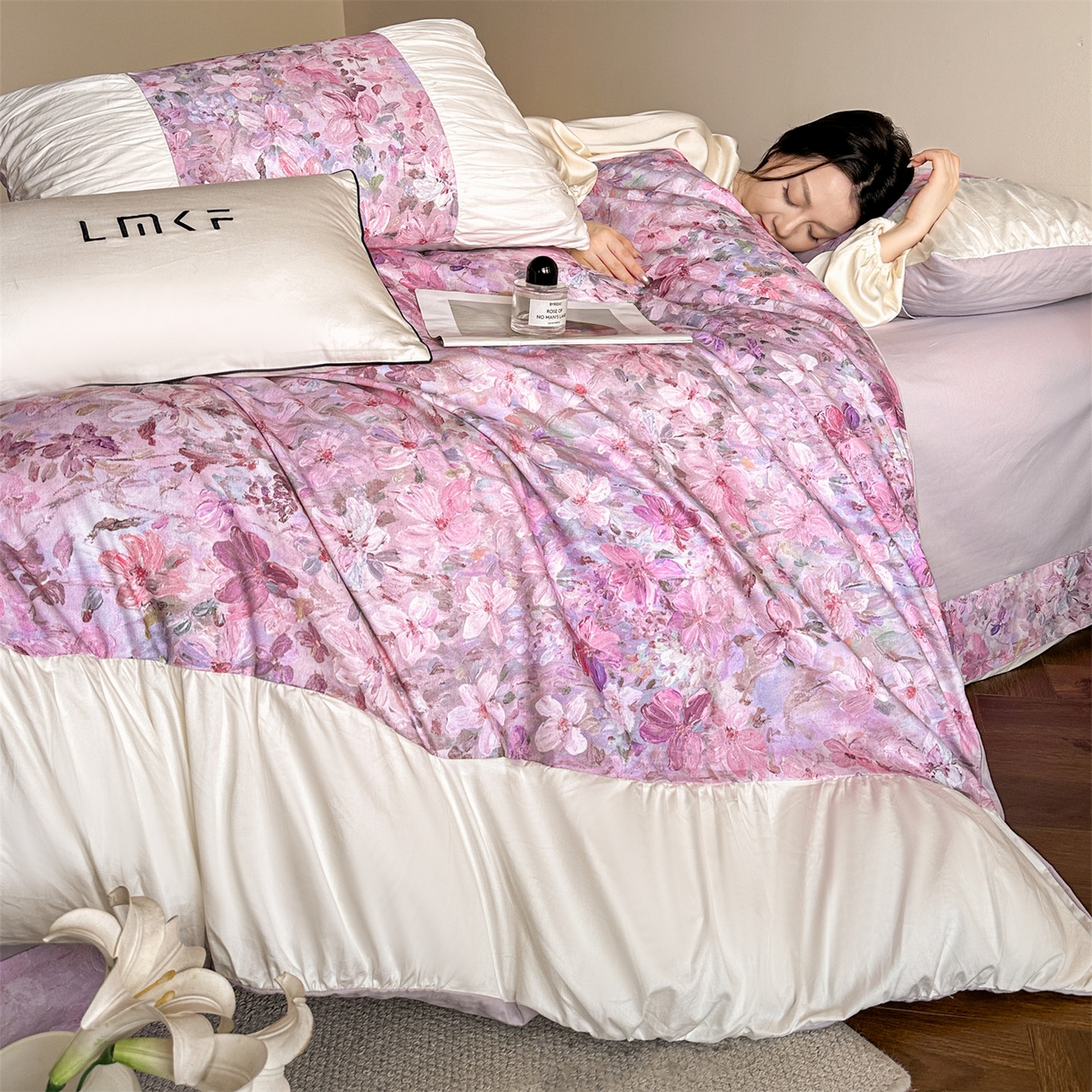 （总）蓝米卡夫 2025秋冬-A类全棉100支磨毛数码印花法式褶皱花边款（礼盒包装）-拍摄风格2 提供买家秀