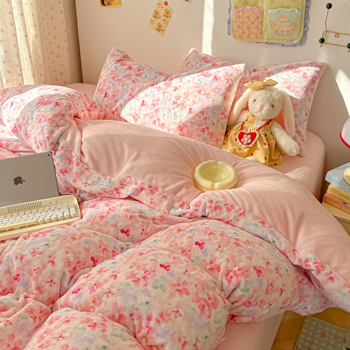 91家纺网 家纺一手货源 找家纺 韩巢家纺 2025新款高克重牛奶绒四件套冬季绒床品被套床单三件套 玫瑰粉黛