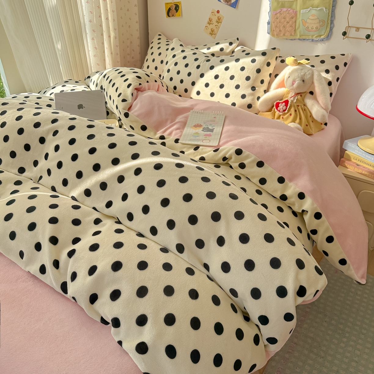 91家纺网 家纺一手货源 找家纺 韩巢家纺 2025新款高克重牛奶绒四件套冬季绒床品被套床单三件套 米珍珠