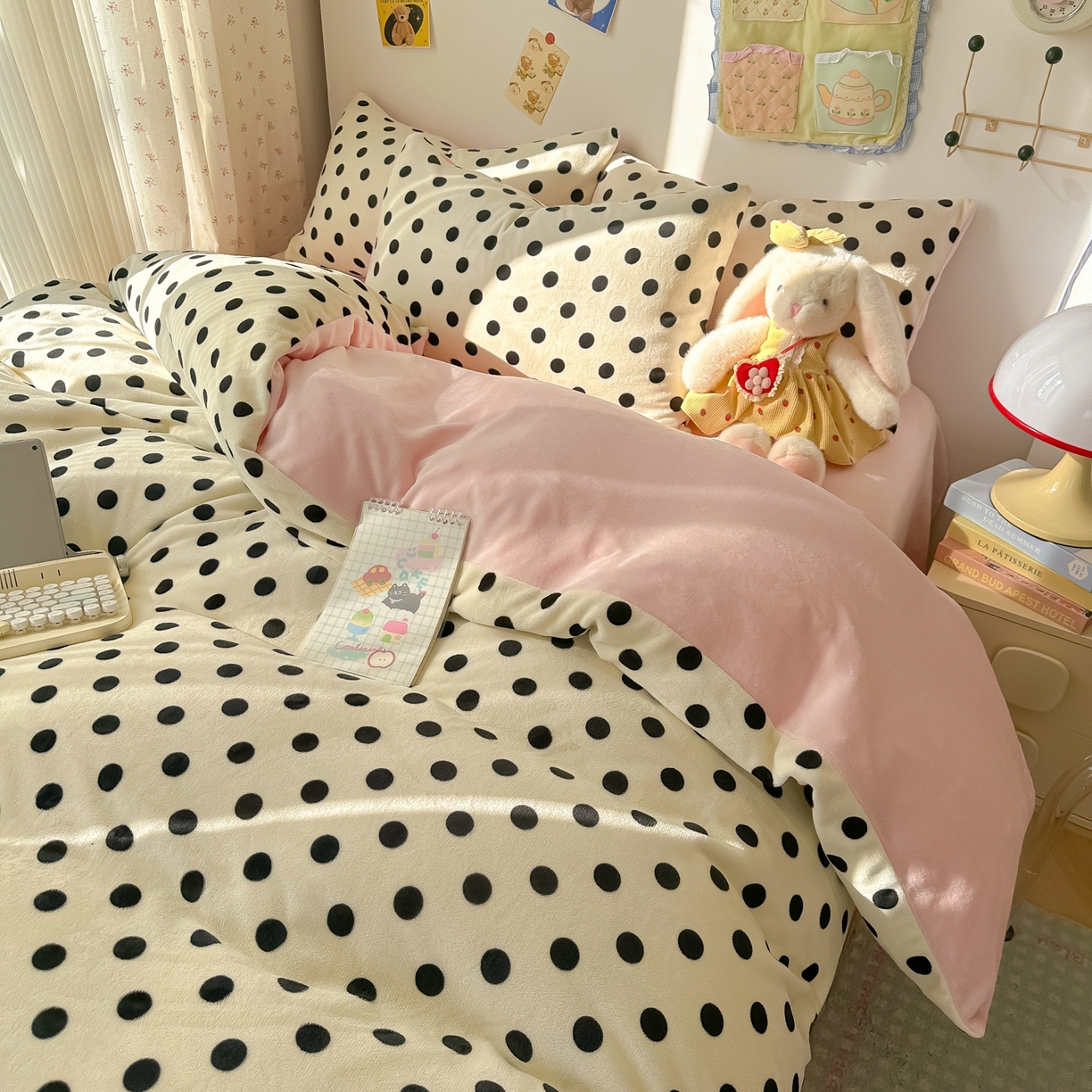 91家纺网 家纺一手货源 找家纺 韩巢家纺 2025新款高克重牛奶绒四件套冬季绒床品被套床单三件套 米珍珠