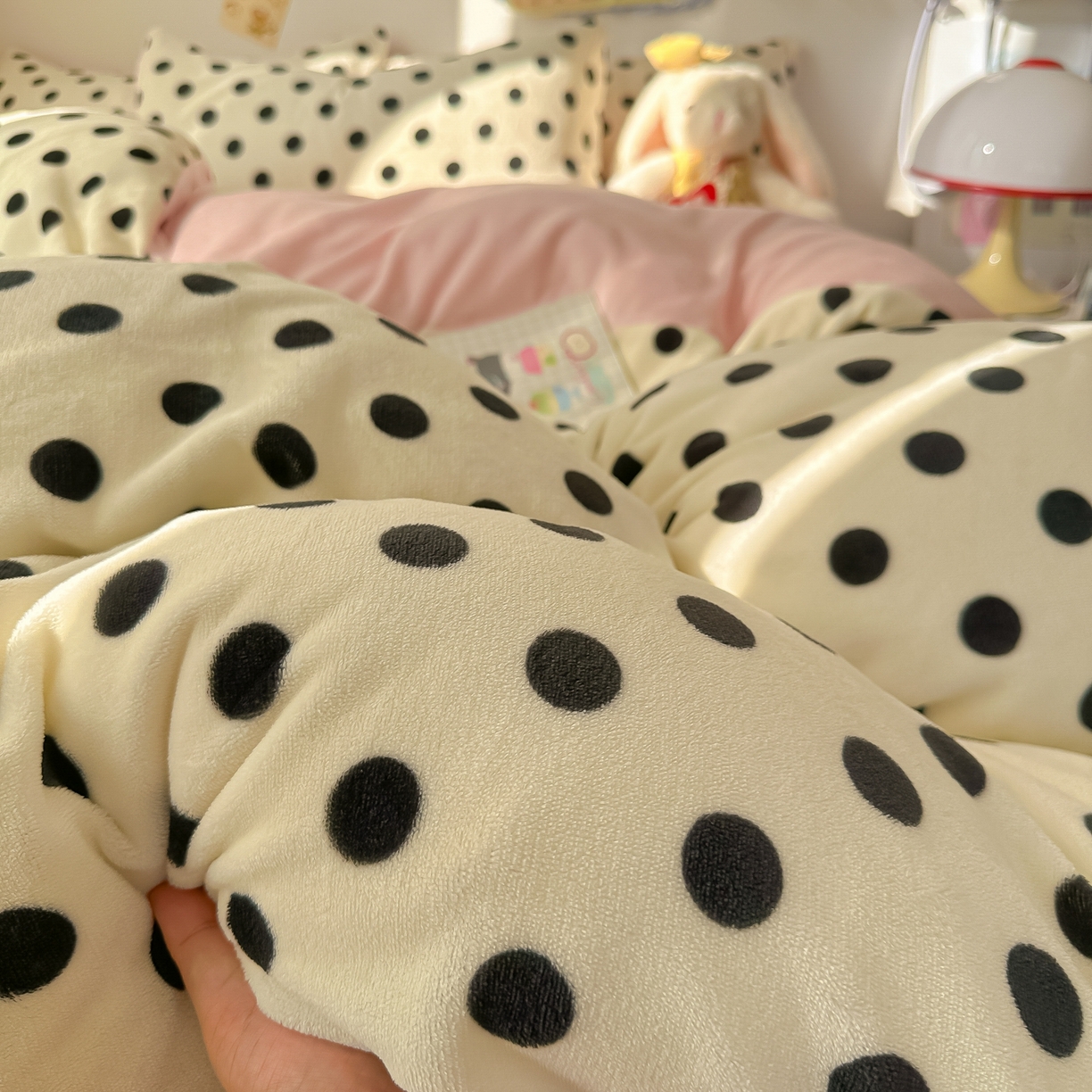 91家纺网 家纺一手货源 找家纺 韩巢家纺 2025新款高克重牛奶绒四件套冬季绒床品被套床单三件套 米珍珠