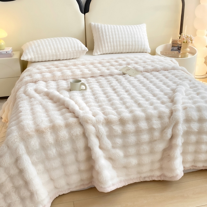 91家纺网 家纺一手货源 找家纺 耐思家纺 2025新款泡泡牛奶绒纯色单品床单床单单件 泡泡 优雅白