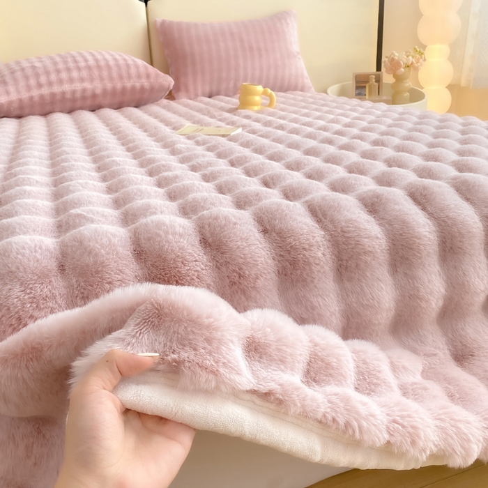 91家纺网 家纺一手货源 找家纺 耐思家纺 2025新款泡泡牛奶绒纯色单品床单床单单件 泡泡 粉豆沙