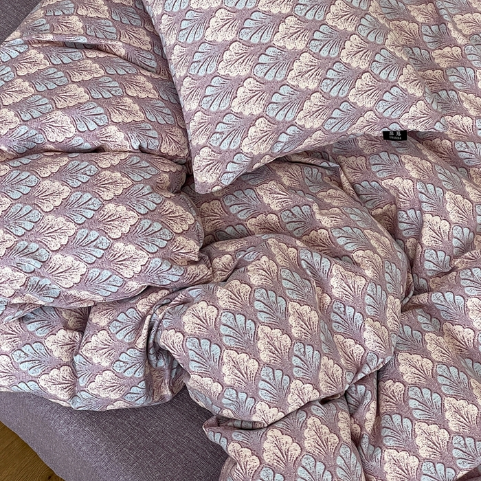 91家纺网 家纺一手货源 找家纺 仟网汇 2025新款高克重亚麻复古简单款四件套 落叶知秋紫