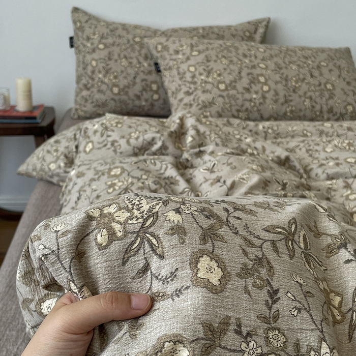 91家纺网 家纺一手货源 找家纺 仟网汇 2025新款高克重亚麻复古简单款四件套 梅花颂