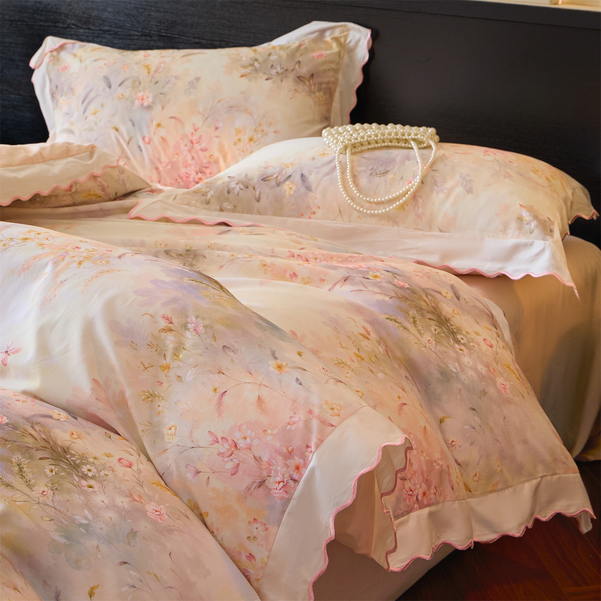 91家纺网 家纺一手货源 找家纺 蓝米卡夫 2025秋冬-A类全棉50S*50S双股磨毛数码印花绣边款（礼盒包装）提供买家秀 浮生若棠