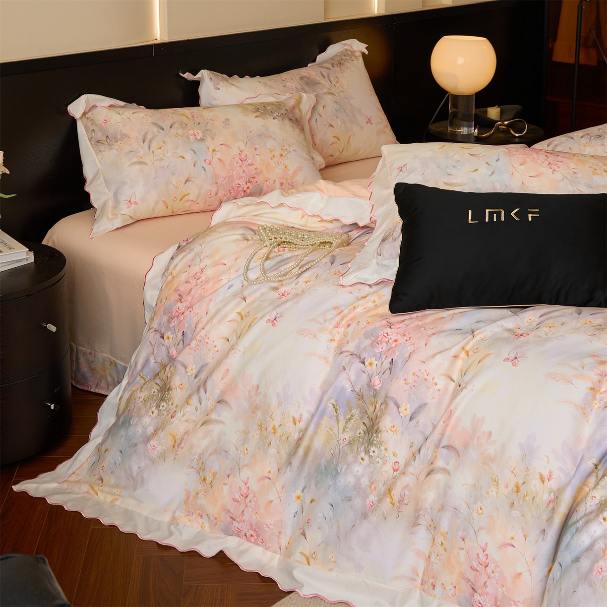 91家纺网 家纺一手货源 找家纺 蓝米卡夫 2025秋冬-A类全棉50S*50S双股磨毛数码印花绣边款（礼盒包装）提供买家秀 浮生若棠