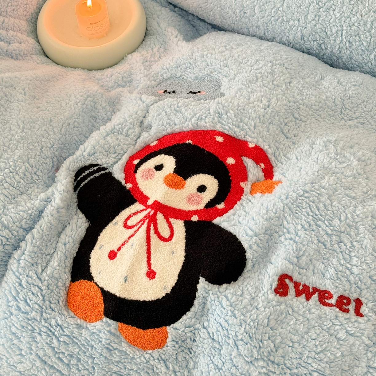 91家纺网 家纺一手货源 找家纺 乐坊 2025新款小阪羊羔绒牛奶绒卡通四件套冬季加厚保暖 企鹅-蓝