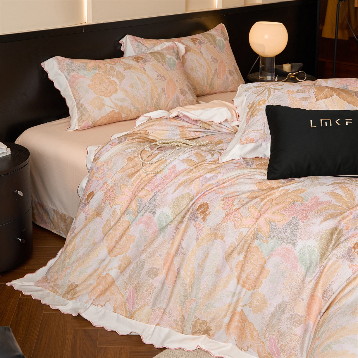 91家纺网 家纺一手货源 找家纺 蓝米卡夫 2025秋冬-A类全棉50S*50S双股磨毛数码印花绣边款（礼盒包装）提供买家秀 美洛迪