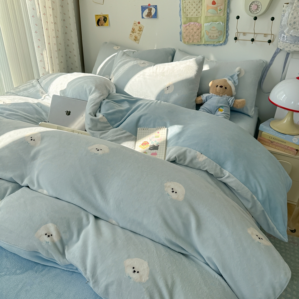 91家纺网 家纺一手货源 找家纺 韩巢家纺 2025新款高克重牛奶绒四件套冬季绒床品被套床单三件套 绒绒小狗-蓝