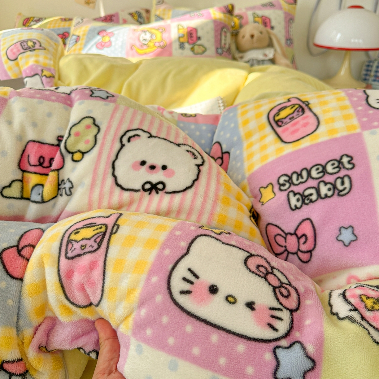 91家纺网 家纺一手货源 找家纺 韩巢家纺 2025新款高克重牛奶绒四件套冬季绒床品被套床单三件套 少女心