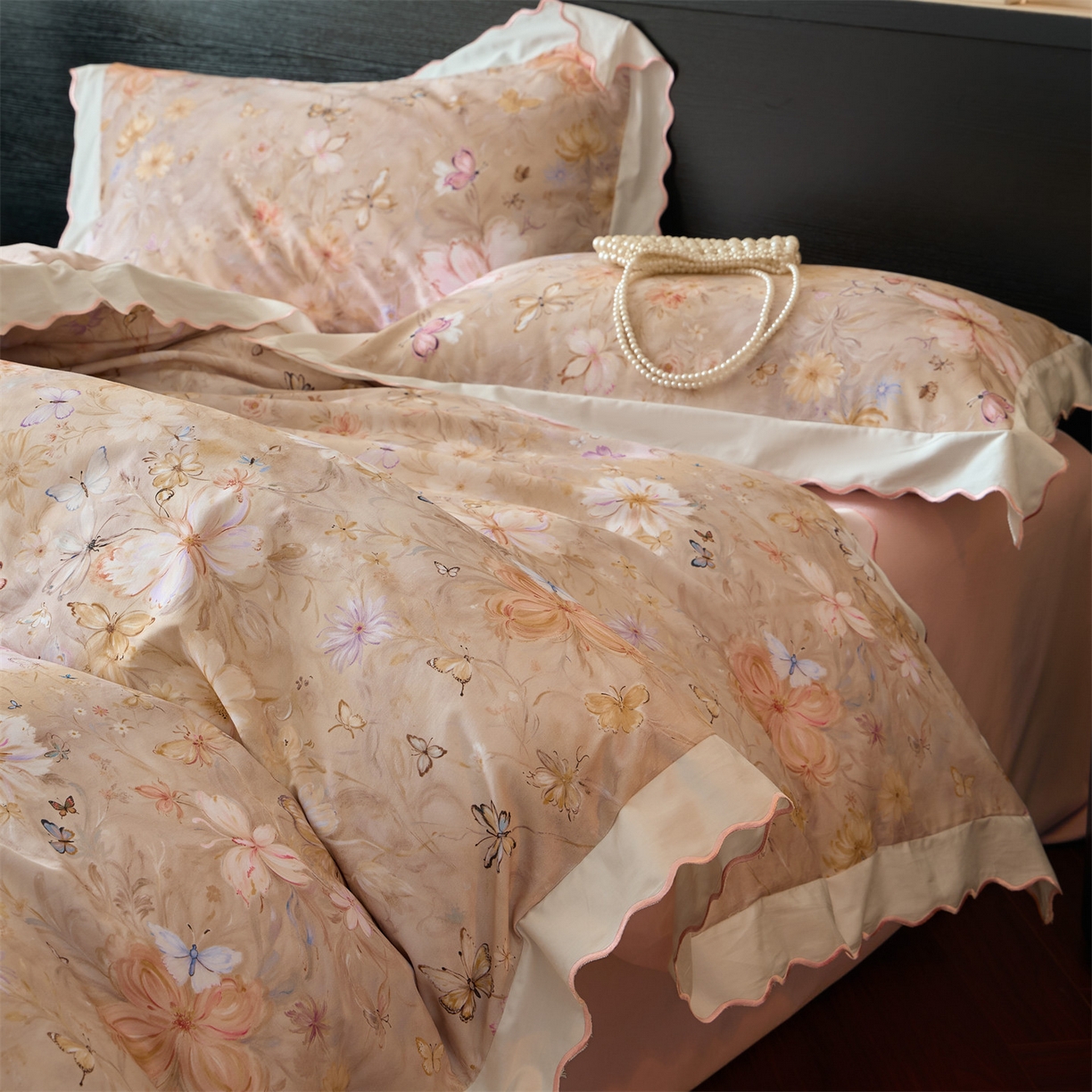 91家纺网 家纺一手货源 找家纺 蓝米卡夫 2025秋冬-A类全棉50S*50S双股磨毛数码印花绣边款（礼盒包装）提供买家秀 梦微