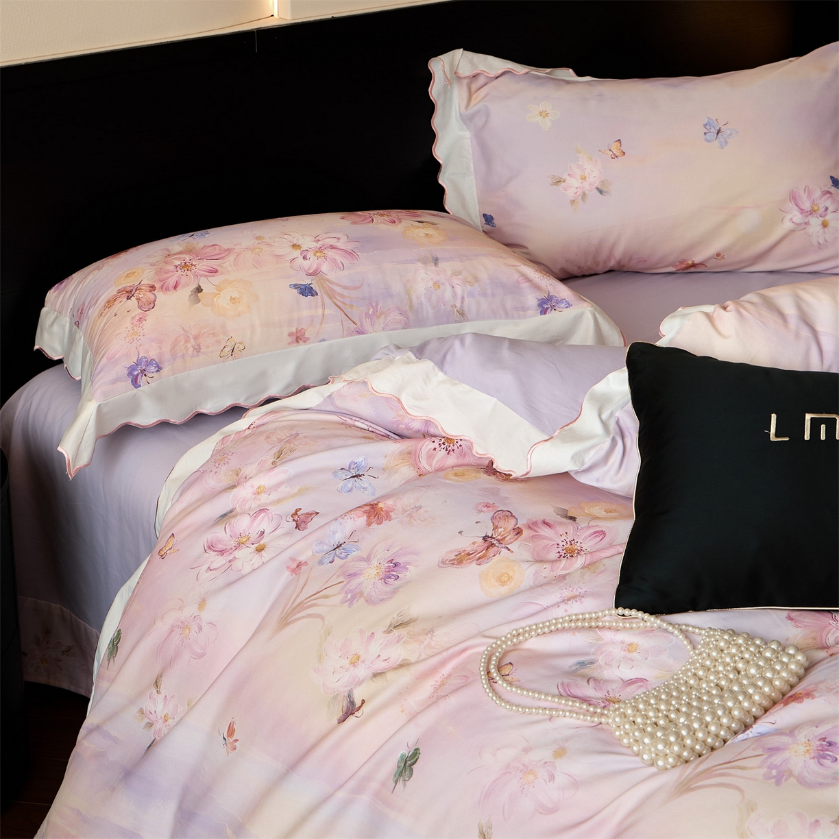 91家纺网 家纺一手货源 找家纺 蓝米卡夫 2025秋冬-A类全棉50S*50S双股磨毛数码印花绣边款（礼盒包装）提供买家秀 沁岚