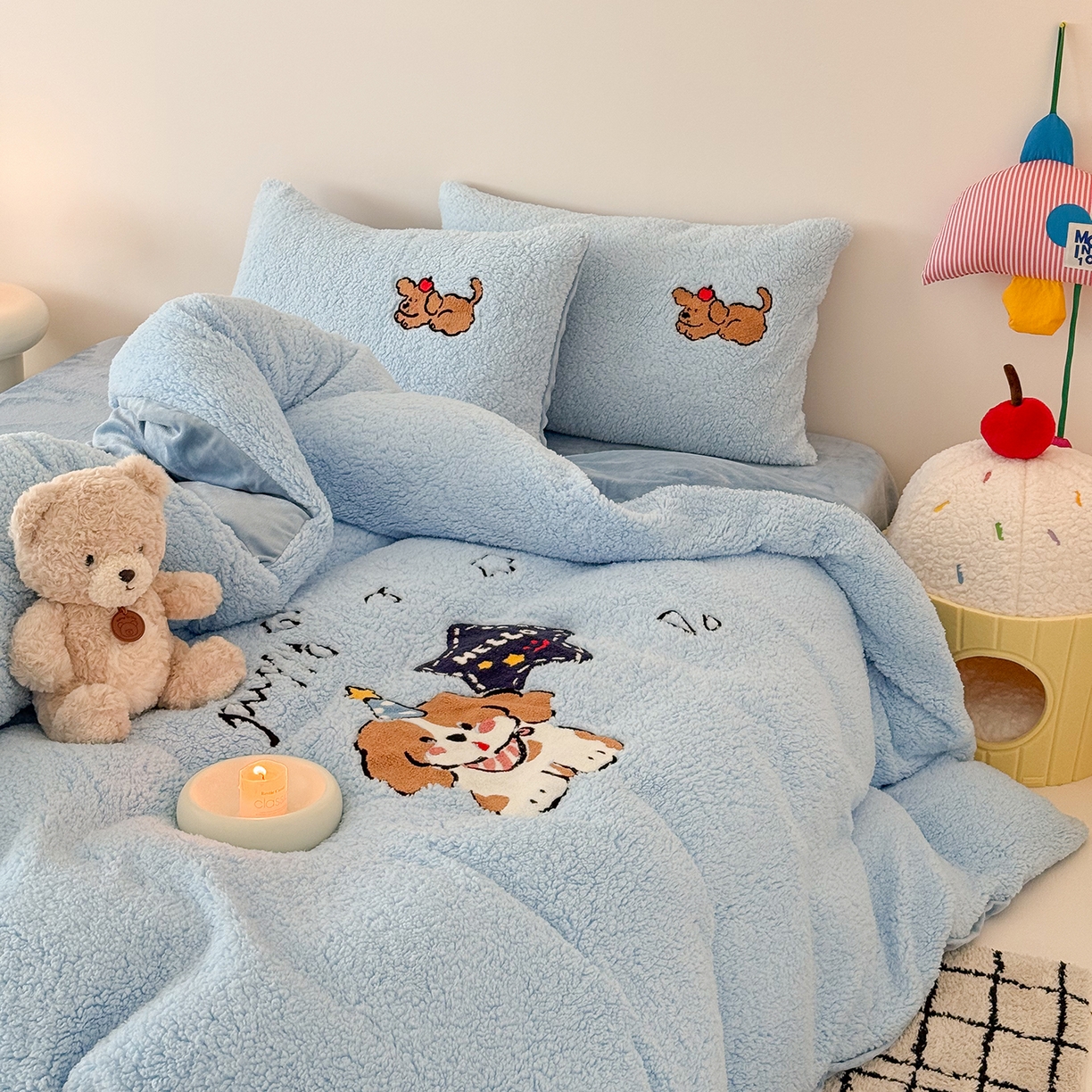 91家纺网 家纺一手货源 找家纺 乐坊 2025新款小阪羊羔绒牛奶绒卡通四件套冬季加厚保暖 星星小狗-蓝