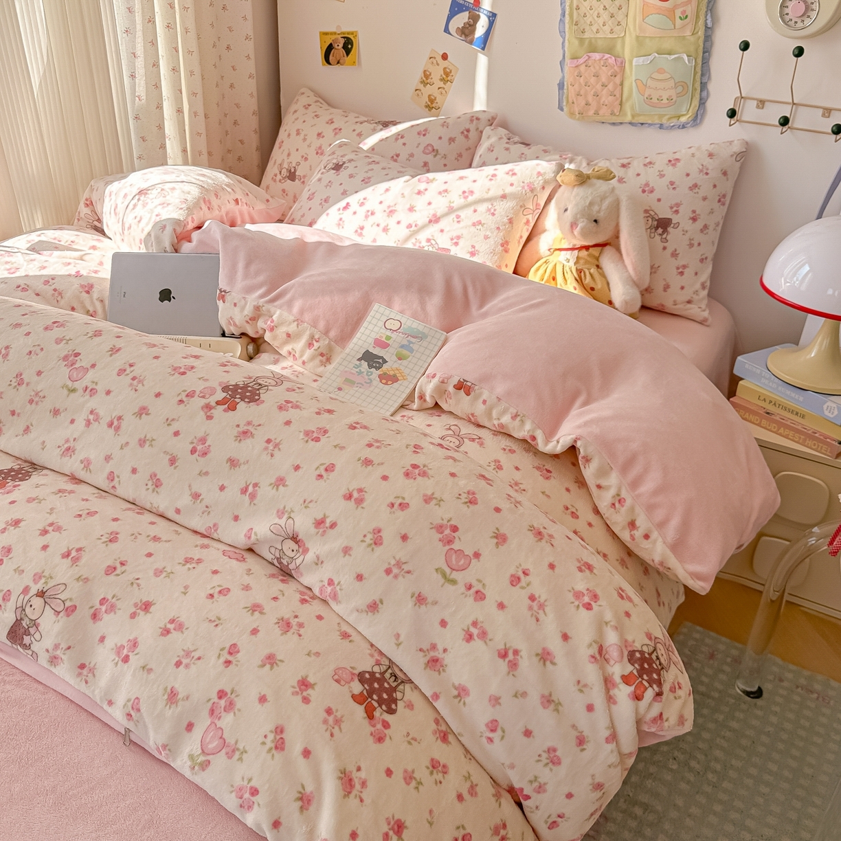 91家纺网 家纺一手货源 找家纺 韩巢家纺 2025新款高克重牛奶绒四件套冬季绒床品被套床单三件套 小免舞