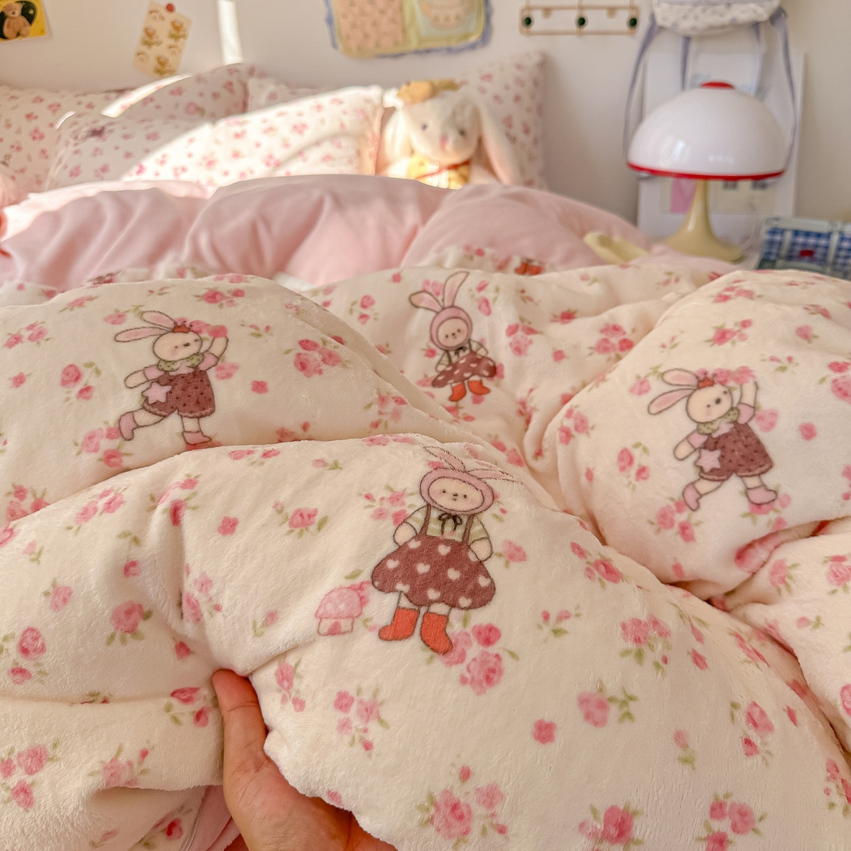 91家纺网 家纺一手货源 找家纺 韩巢家纺 2025新款高克重牛奶绒四件套冬季绒床品被套床单三件套 小免舞