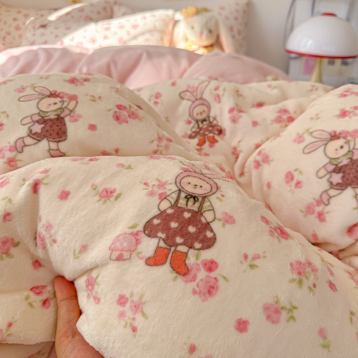 91家纺网 家纺一手货源 找家纺 韩巢家纺 2025新款高克重牛奶绒四件套冬季绒床品被套床单三件套 小免舞