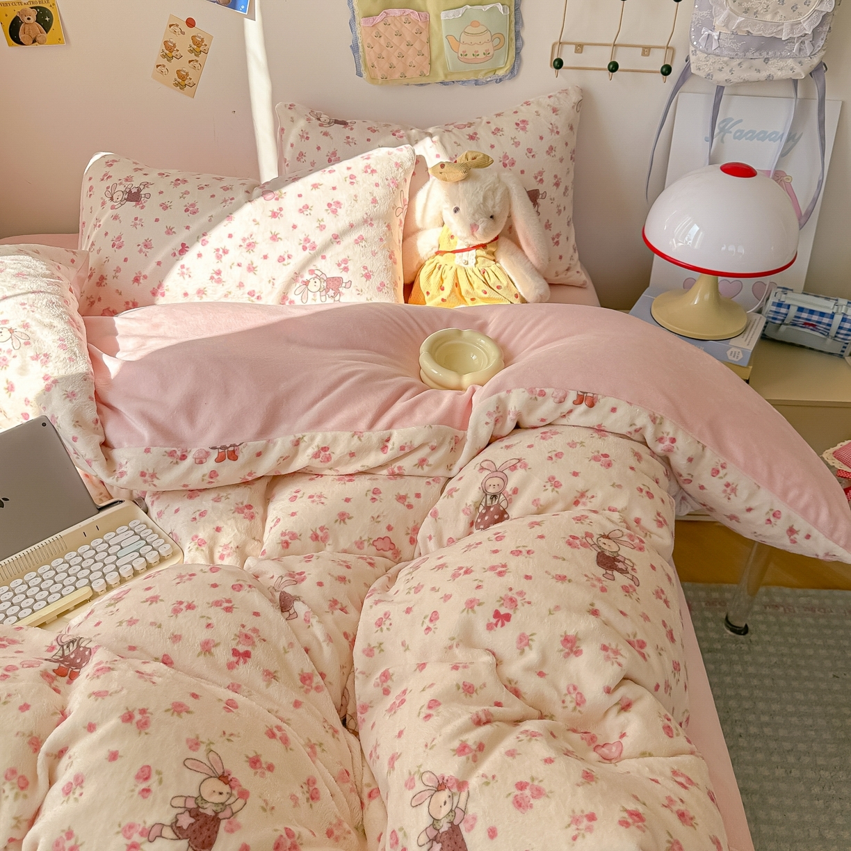 91家纺网 家纺一手货源 找家纺 韩巢家纺 2025新款高克重牛奶绒四件套冬季绒床品被套床单三件套 小免舞