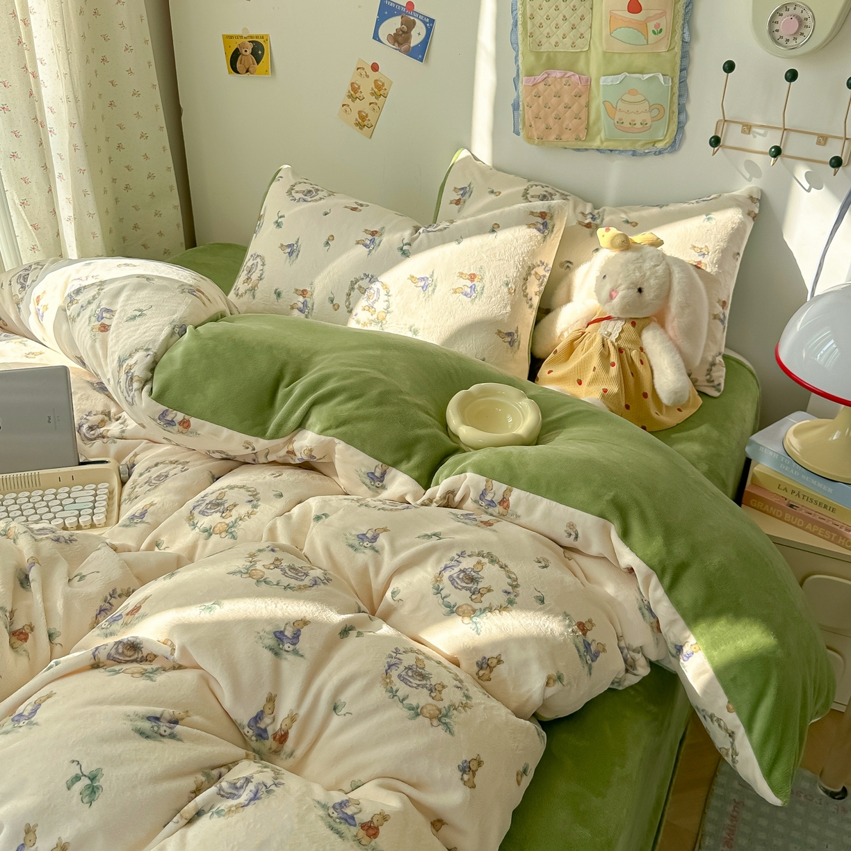 91家纺网 家纺一手货源 找家纺 韩巢家纺 2025新款高克重牛奶绒四件套冬季绒床品被套床单三件套 小兔幻境