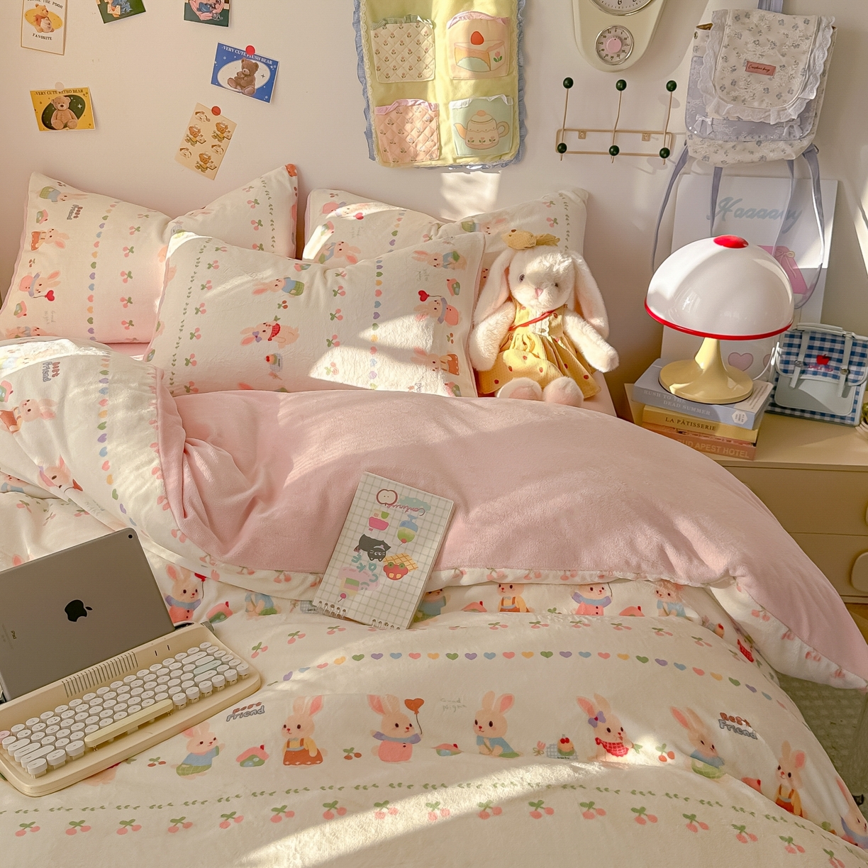 91家纺网 家纺一手货源 找家纺 韩巢家纺 2025新款高克重牛奶绒四件套冬季绒床品被套床单三件套 小兔派对