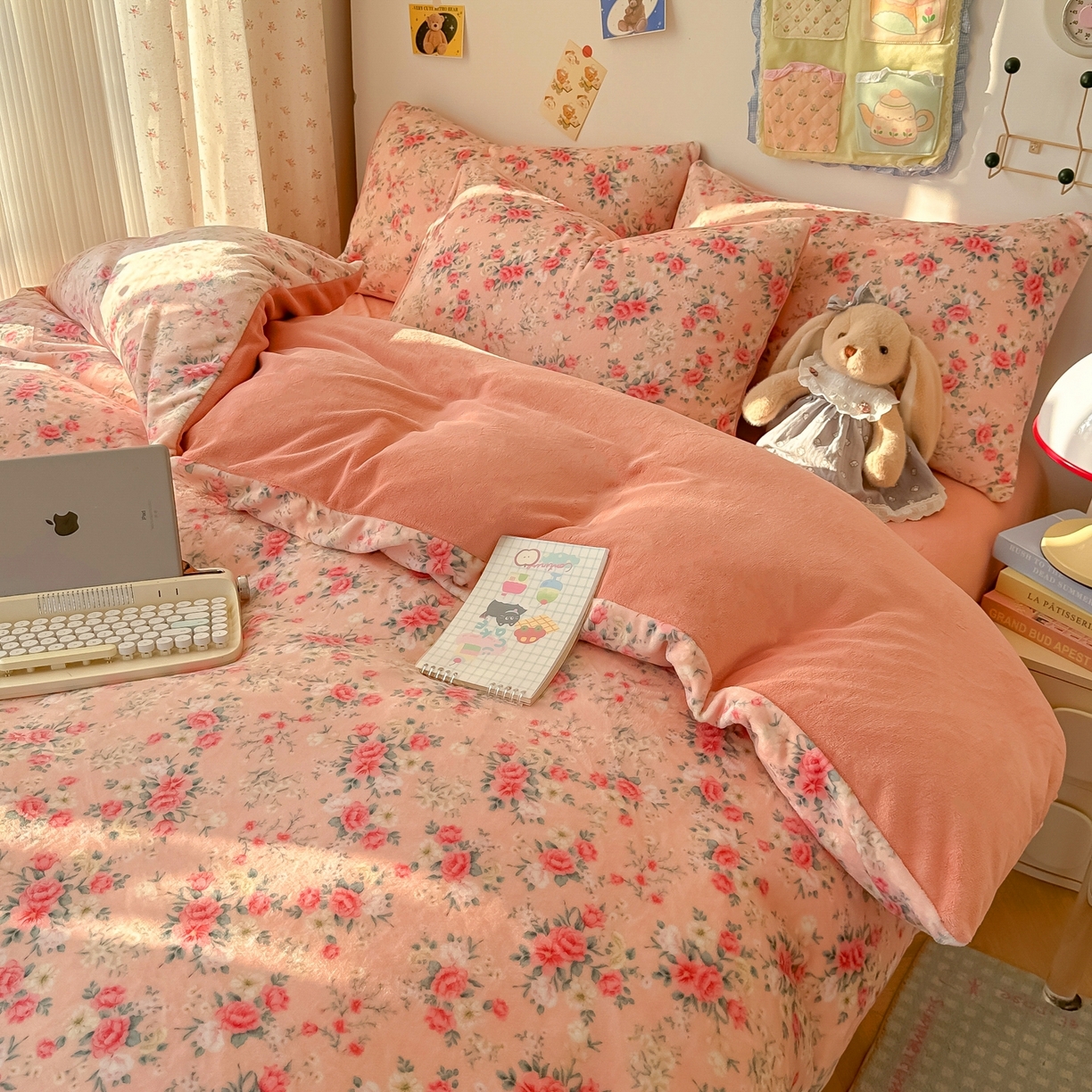 91家纺网 家纺一手货源 找家纺 韩巢家纺 2025新款高克重牛奶绒四件套冬季绒床品被套床单三件套 星辰闪烁