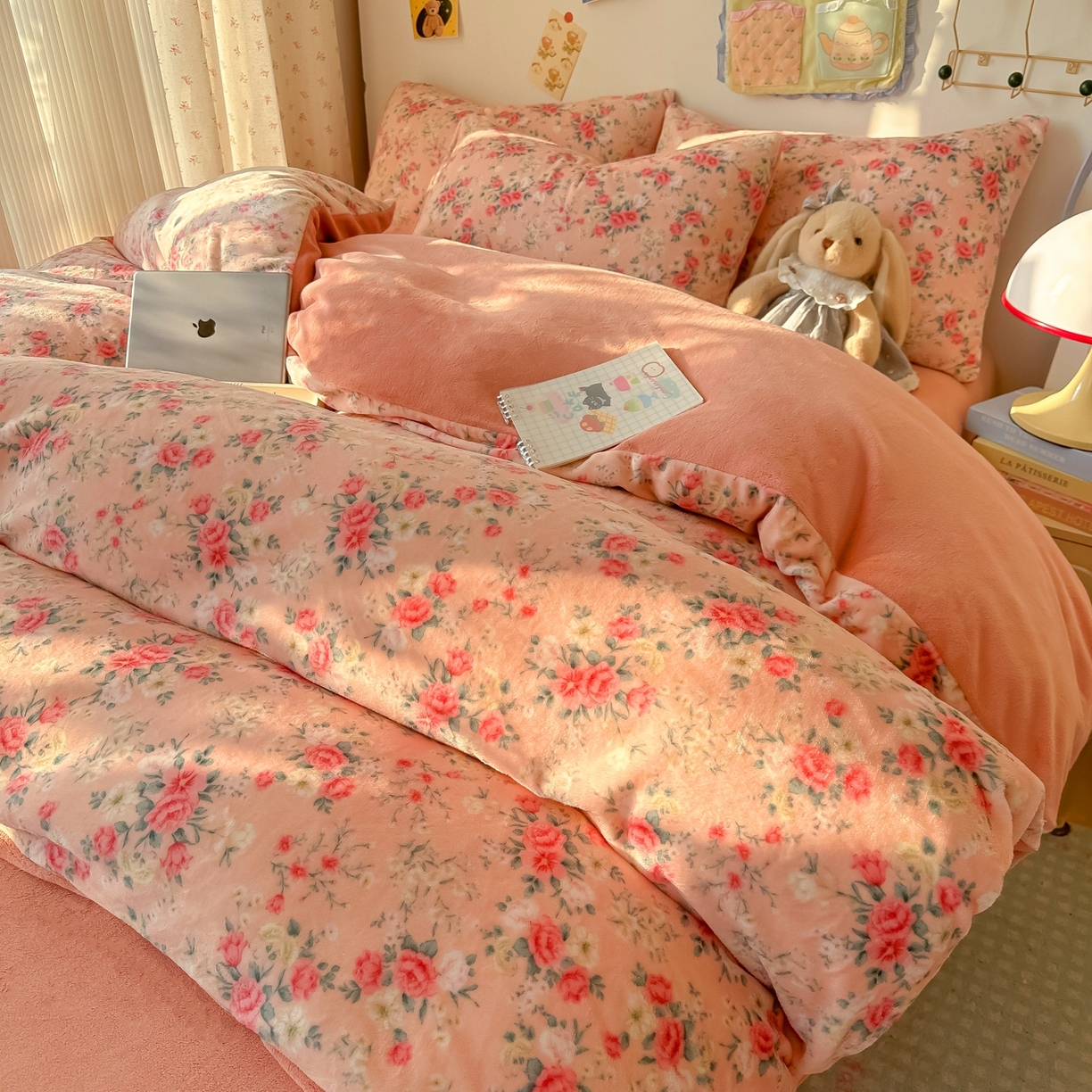 91家纺网 家纺一手货源 找家纺 韩巢家纺 2025新款高克重牛奶绒四件套冬季绒床品被套床单三件套 星辰闪烁