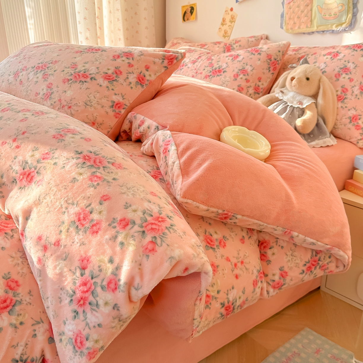 91家纺网 家纺一手货源 找家纺 韩巢家纺 2025新款高克重牛奶绒四件套冬季绒床品被套床单三件套 星辰闪烁