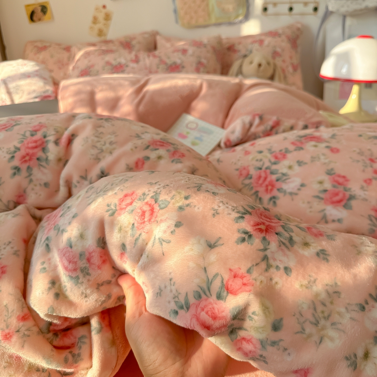 91家纺网 家纺一手货源 找家纺 韩巢家纺 2025新款高克重牛奶绒四件套冬季绒床品被套床单三件套 星辰闪烁