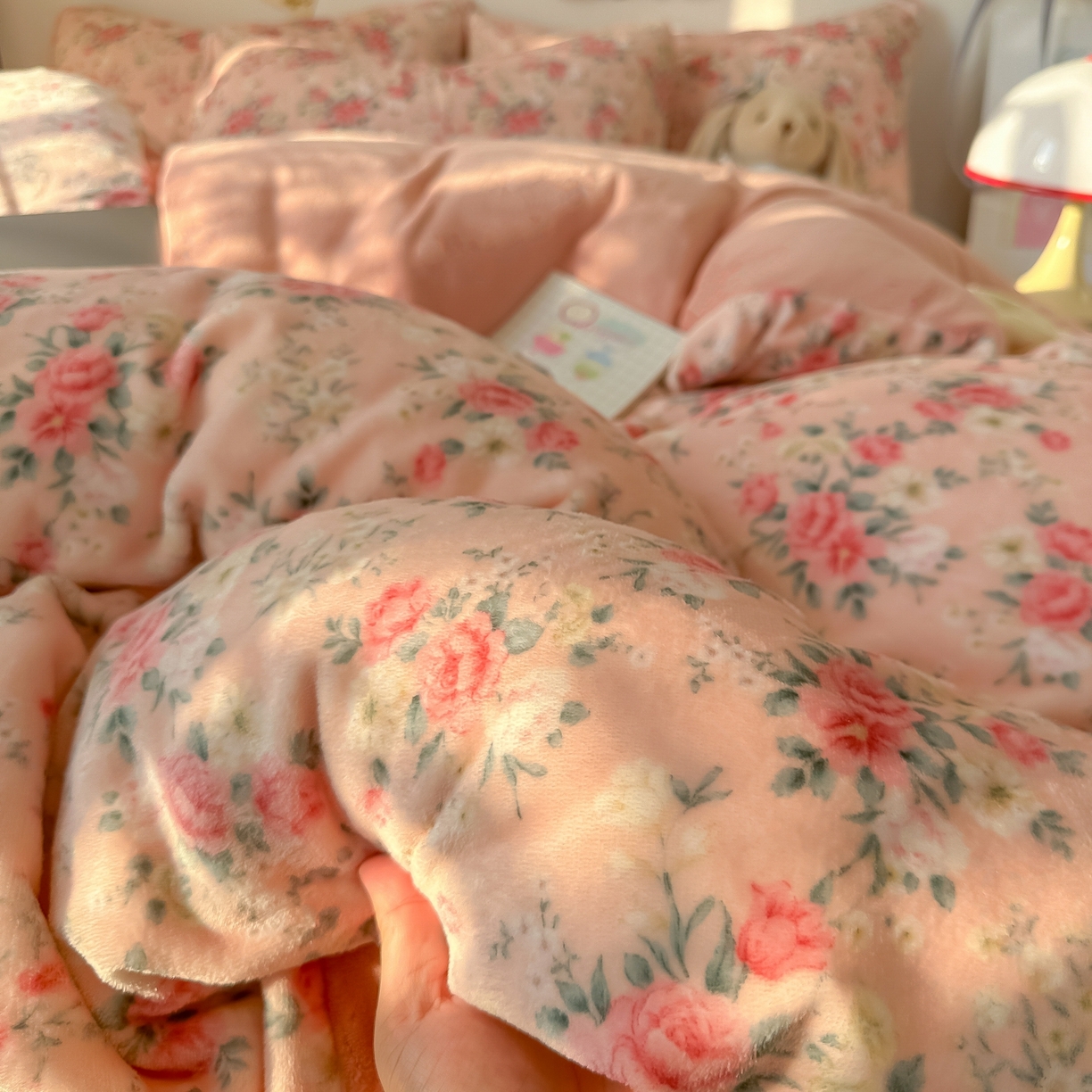 91家纺网 家纺一手货源 找家纺 韩巢家纺 2025新款高克重牛奶绒四件套冬季绒床品被套床单三件套 星辰闪烁