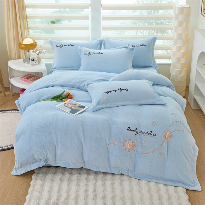 （总）畅畅家纺 2025新款宽边加厚9斤加厚300克全消光超柔牛奶绒宽边刺绣手工订花绣花工艺四件套末花系列