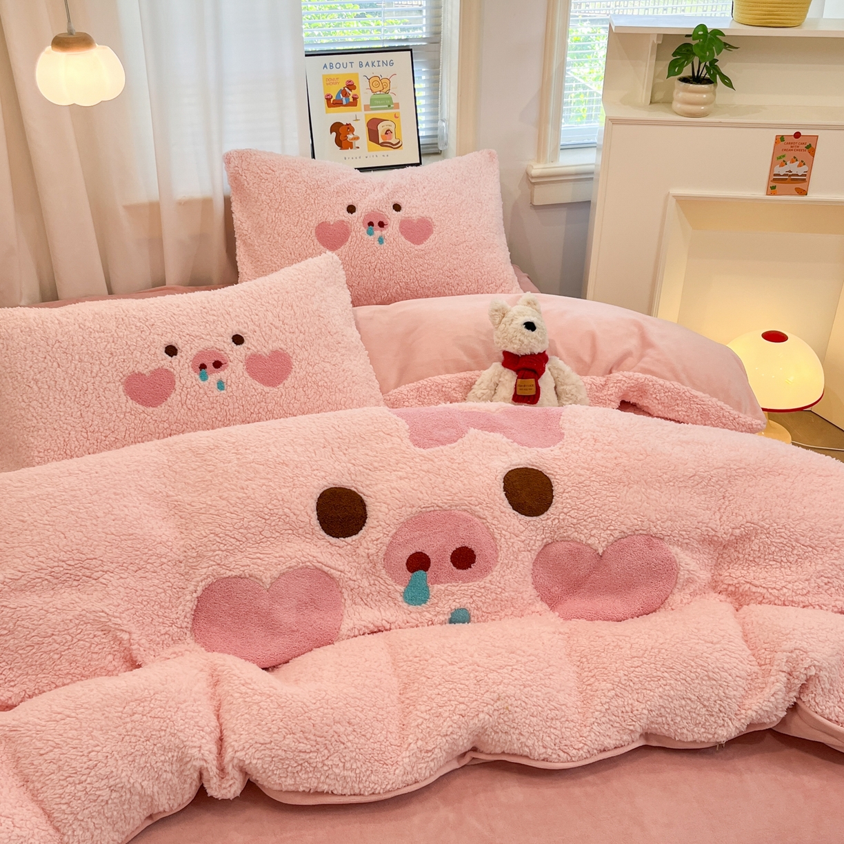 91家纺网 家纺一手货源 找家纺 乐坊 2025新款大阪羊羔绒牛奶绒卡通四件套冬季加厚保暖 爱心猪猪-粉